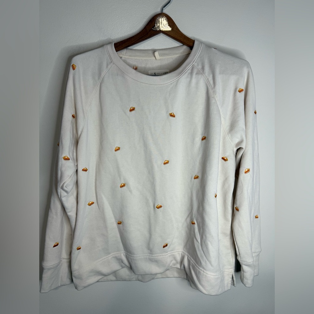 Lou & Grey for Loft White Sweatshirt with pumpkin pie Embroidery size Medium